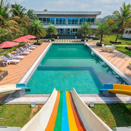 Saffronstays Palm Paradise, Kalyan Khadavli - Swimming Pool With Water Slides, Gazebo And Indoor Games Padghe エクステリア 写真