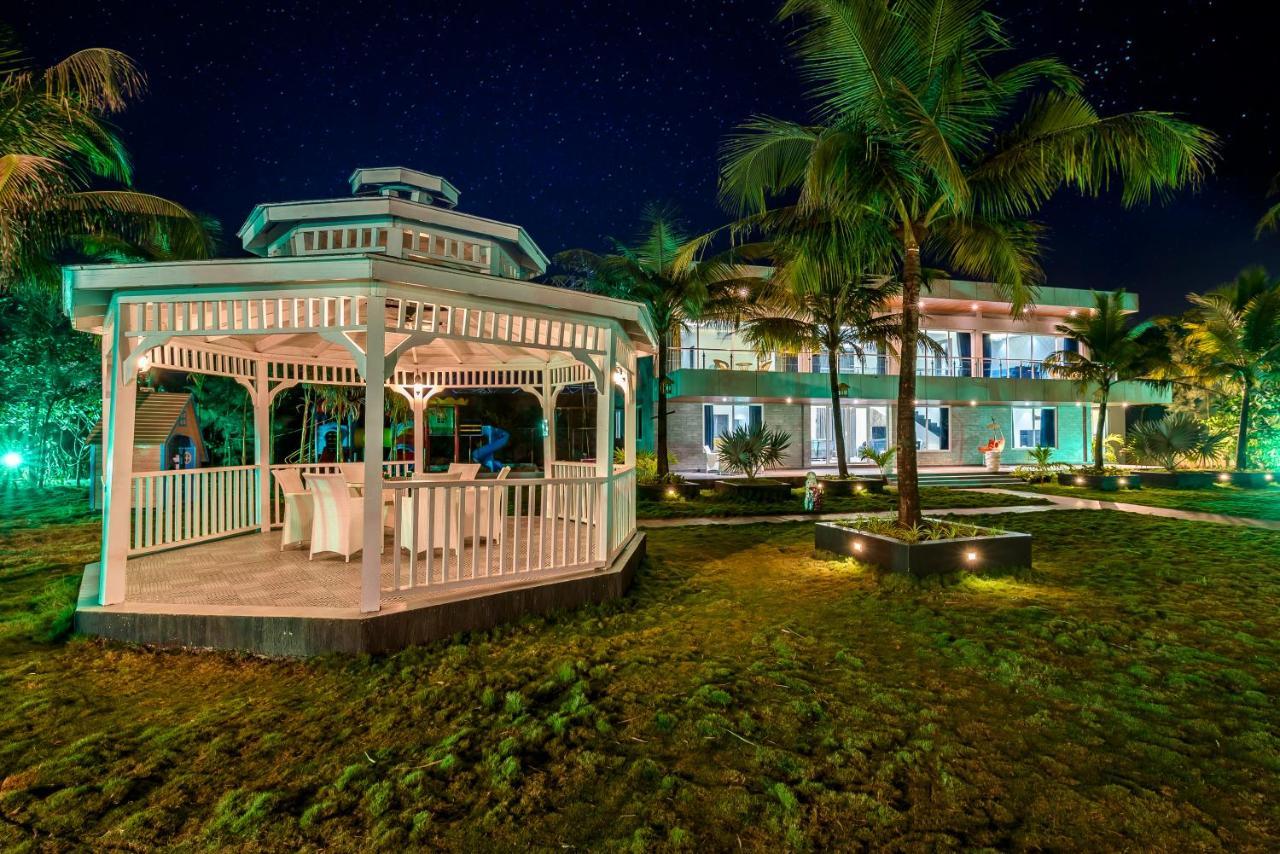 Saffronstays Palm Paradise, Kalyan Khadavli - Swimming Pool With Water Slides, Gazebo And Indoor Games Padghe エクステリア 写真