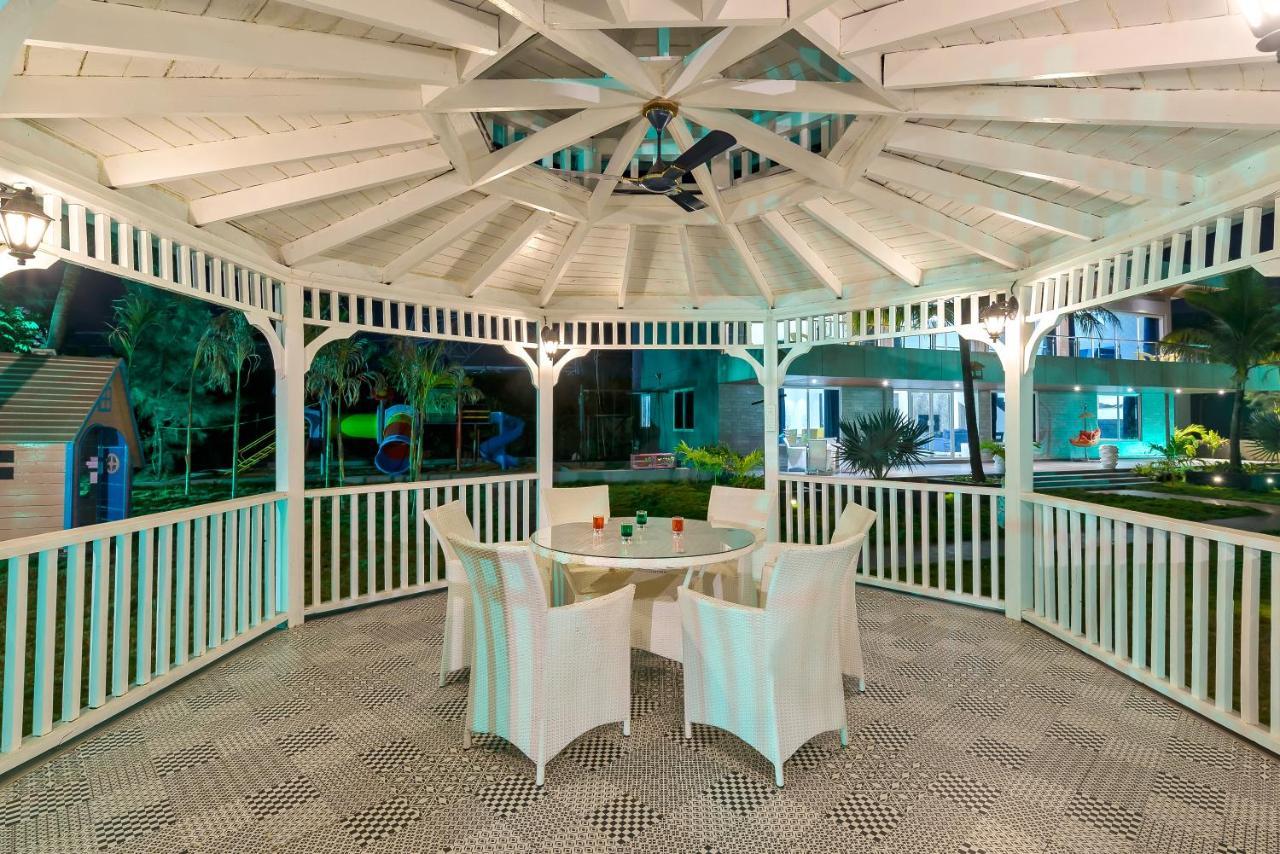 Saffronstays Palm Paradise, Kalyan Khadavli - Swimming Pool With Water Slides, Gazebo And Indoor Games Padghe エクステリア 写真